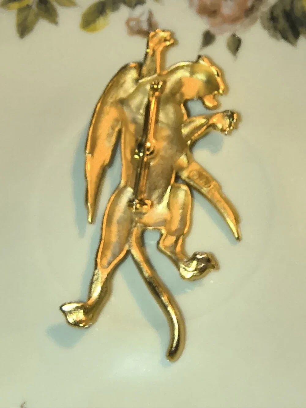 Vtg JJ 80s Gold Rare Winged Climbing Panther Cougar Big Cat Lion Figural Brooch